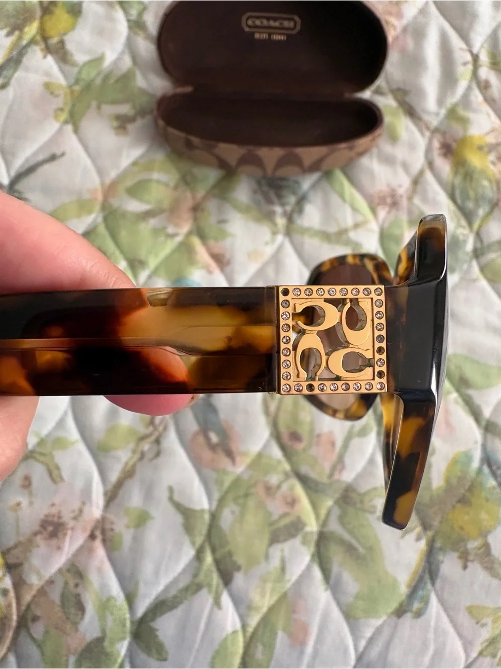 Coach Authentic Rare Tortoiseshell Oversized Sunglasses - Brown Gradient Lenses